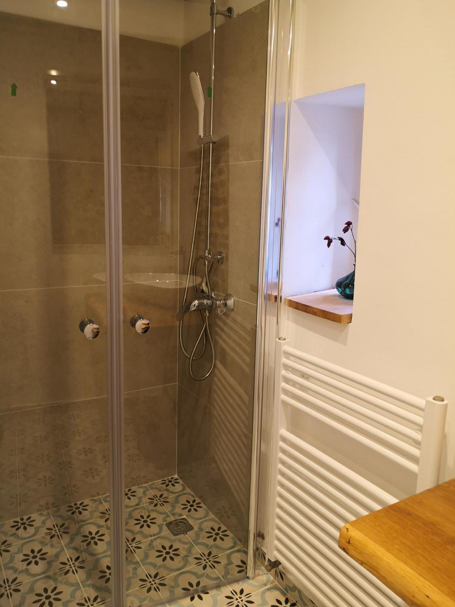 Fuenf Giebel Eck In Der Freiheit Am Ruhrtalradweg Hotel Wetter  Ruang foto